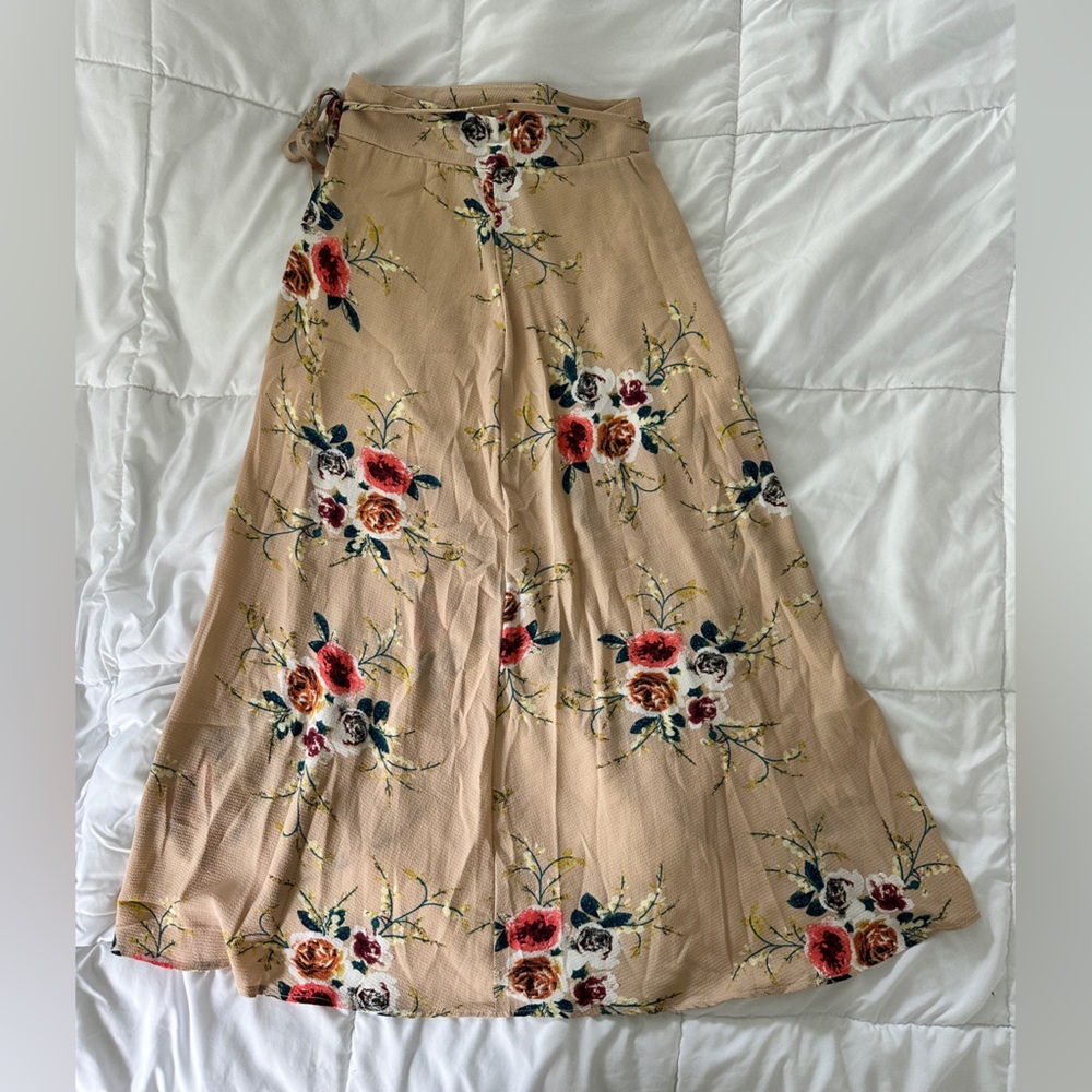 Woman’s Floral Midi Wrap Skirt - Partially Lined Size Small - Picture 2 of 4